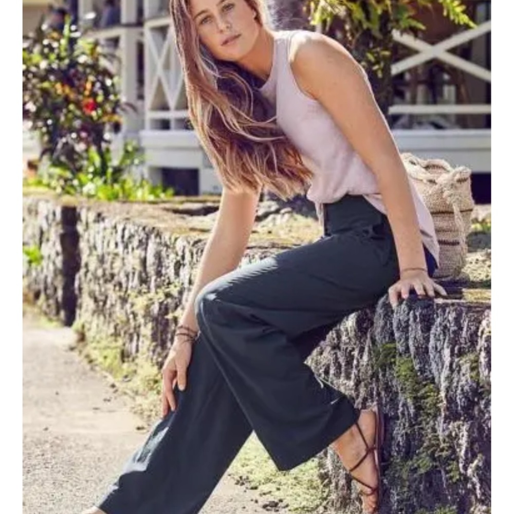 Athlete Women’s wide leg Chelsea pants